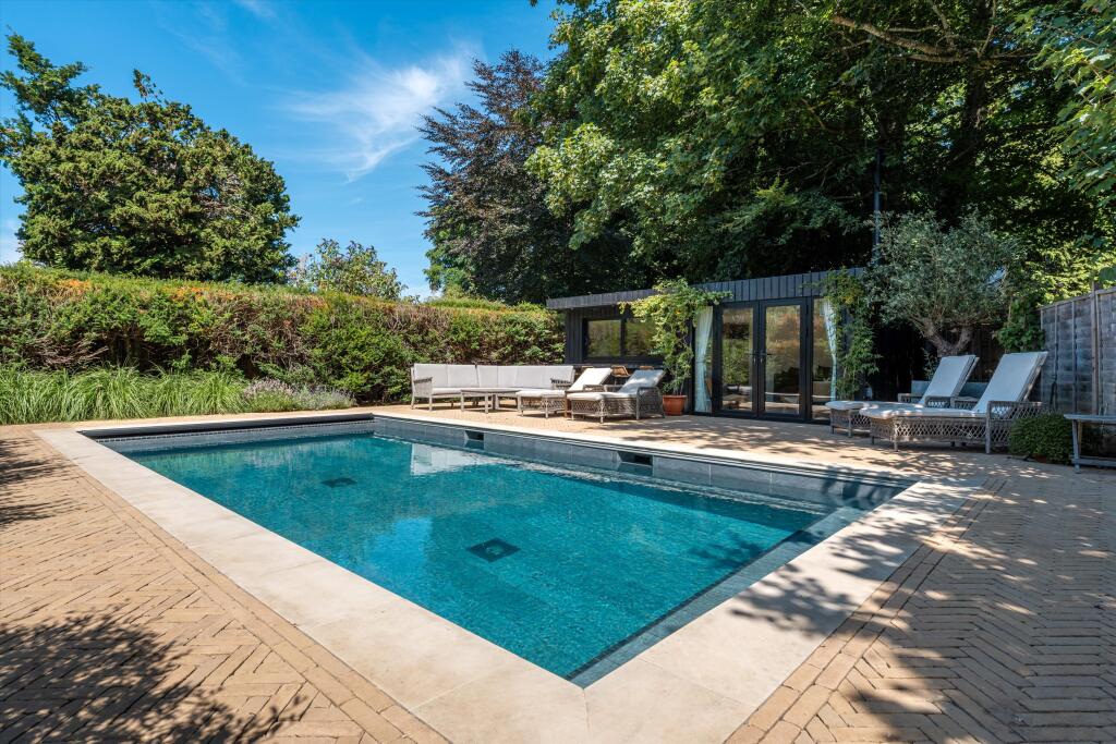 House in Waverley, Godalming - View 4