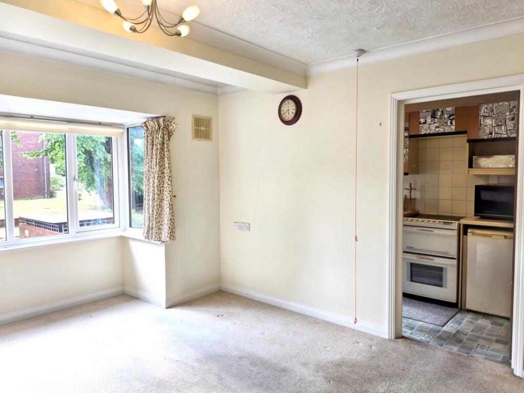 House in Slough, Windsor and Maidenhead - More