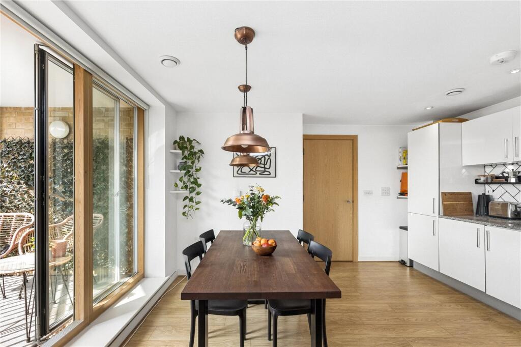Apartment in London - View 6