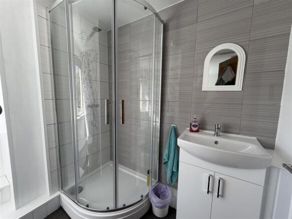 EN SUITE SHOWEROOM
