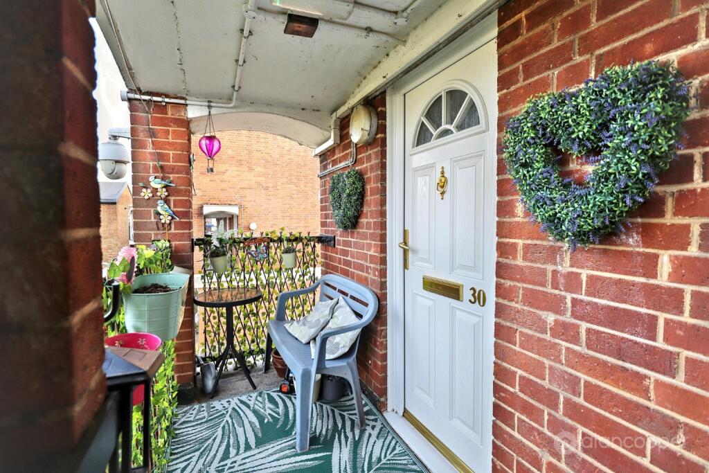 Apartment in Nuneaton and Bedworth, Abbey Green - View 2
