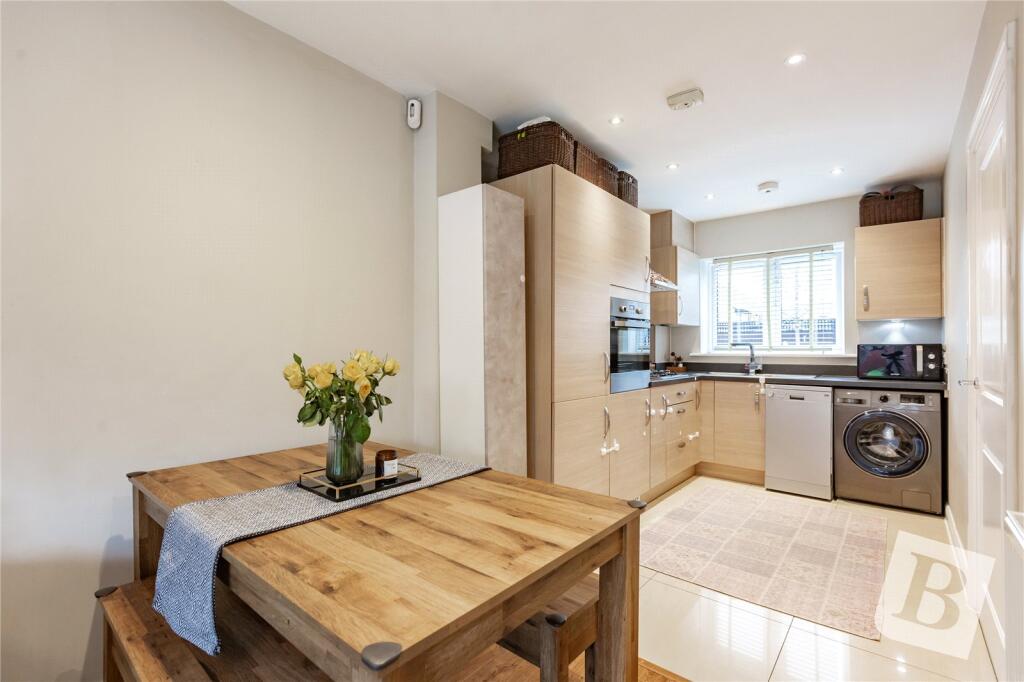 Egbert Close, Hornchurch, RM12 photo 2