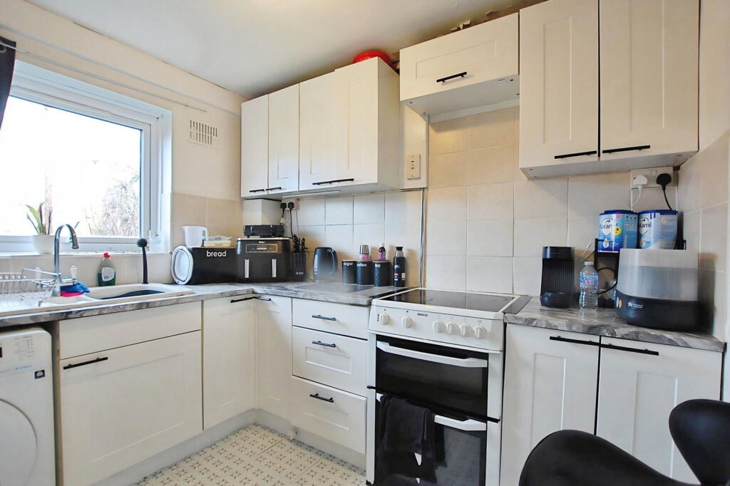 Apartment in Gloucester - More