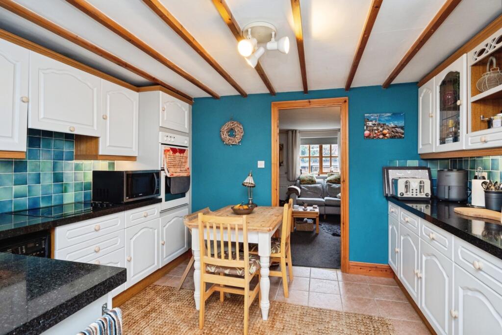 Hoadley Terrace, High Street, Robertsbridge, East Sussex, TN32 photo 3
