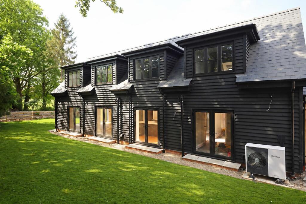 Main image of property: PADDOCK GROVE, EFFINGHAM, KT24