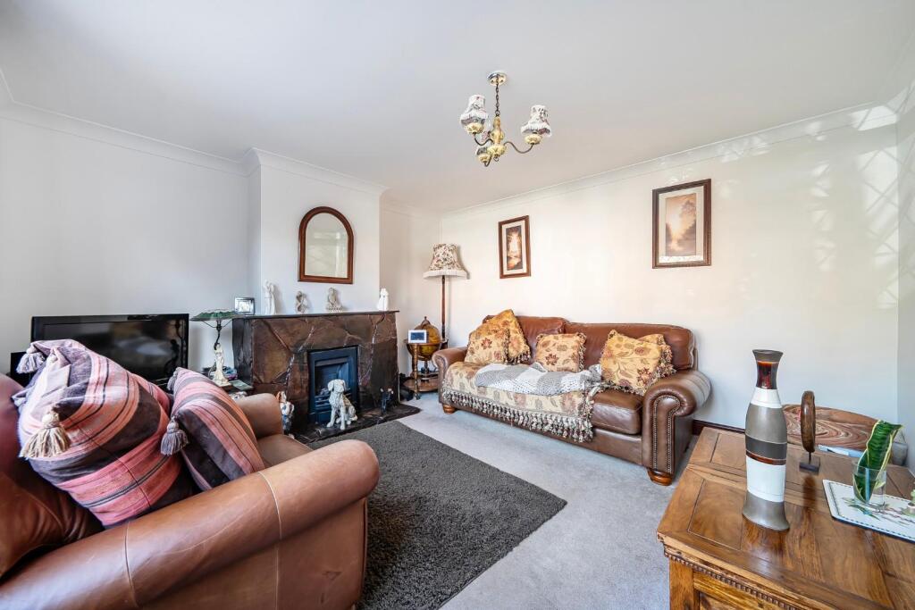 House in Havant, Hampshire - View 2