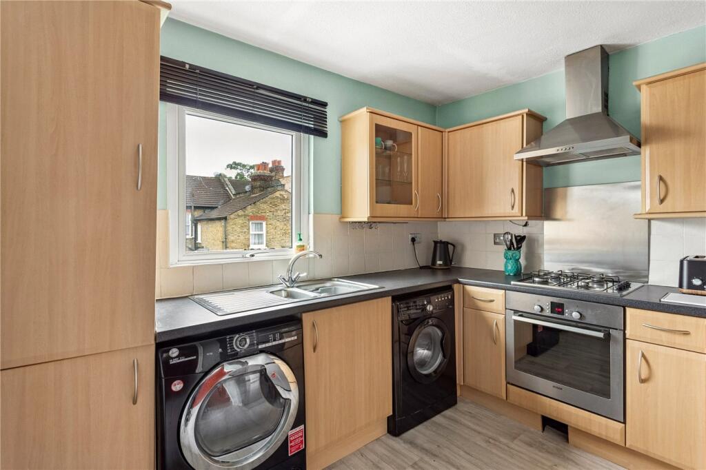 Mellison Road, London, SW17 photo 4