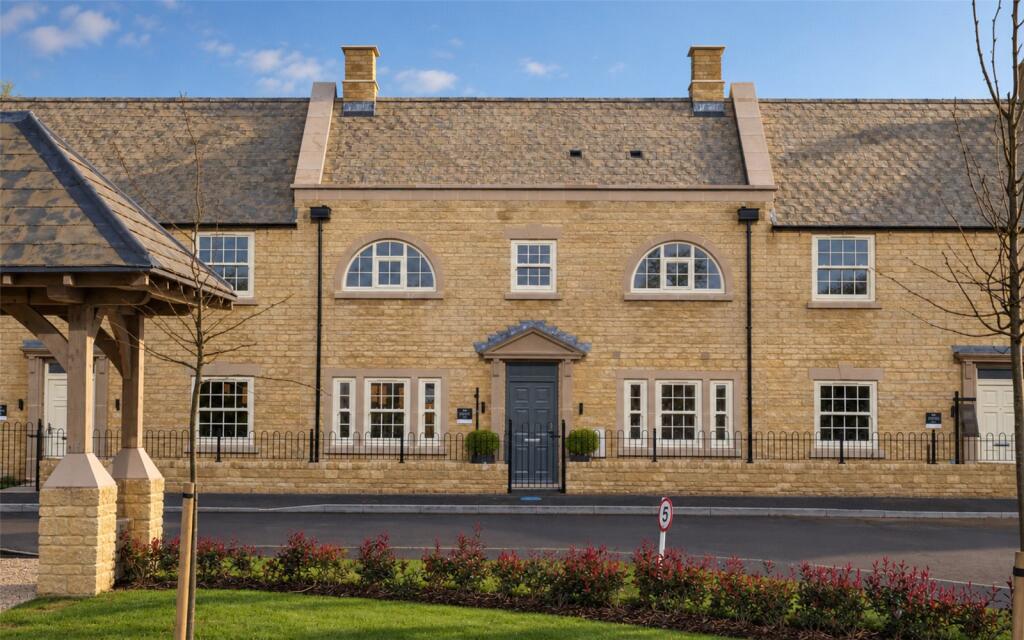 Main image of property: 144 Ellenbrook, Stow Road, Moreton-In-Marsh, Gloucestershire, GL56