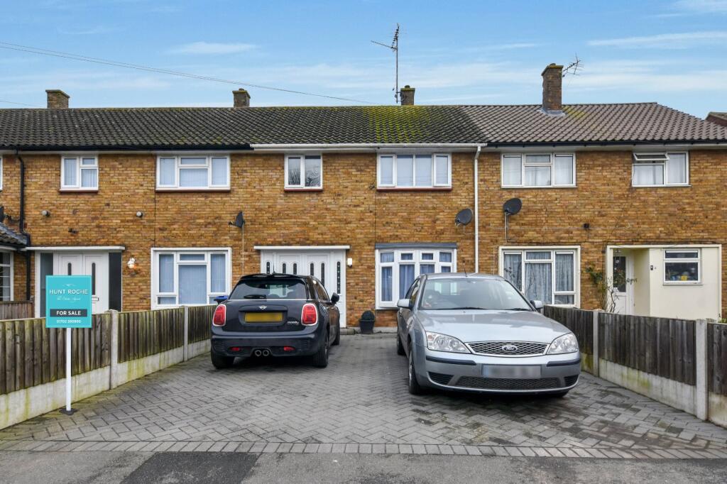 3-bed terraced on Blyth Avenue, Shoeburyness, Essex, SS3, £350,000