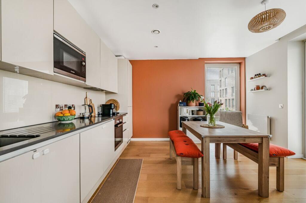 Apartment in Twickenham - More