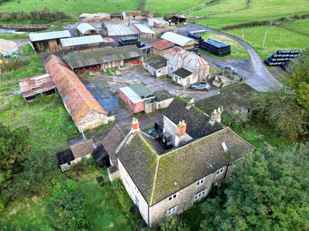 Main image of property: Hardens Farm, Chippenham