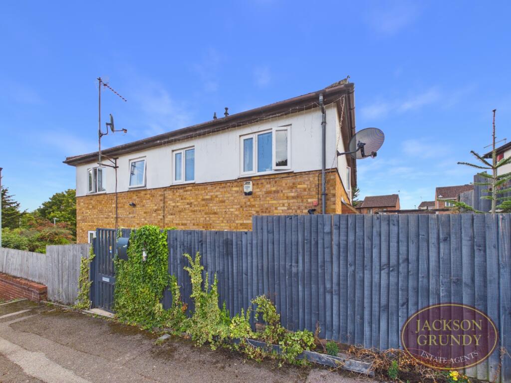 2-bed terraced on Winnington Close, Rectory Farm, NN3 5JN, £190,000