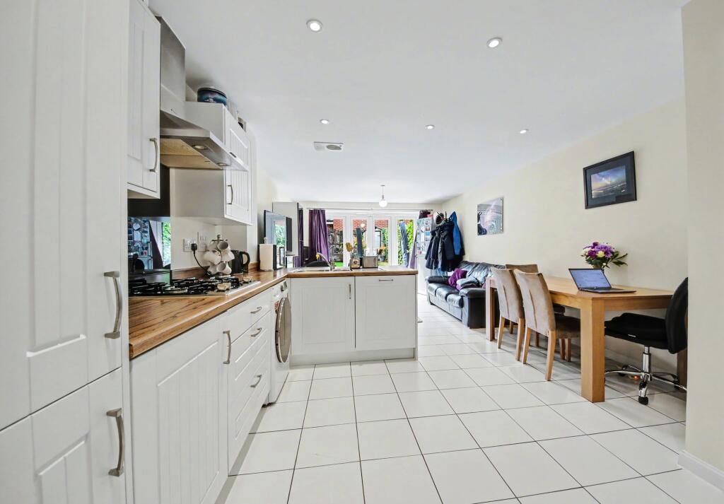 House in Eastleigh, Shamblehurst, Hedge End - View 5