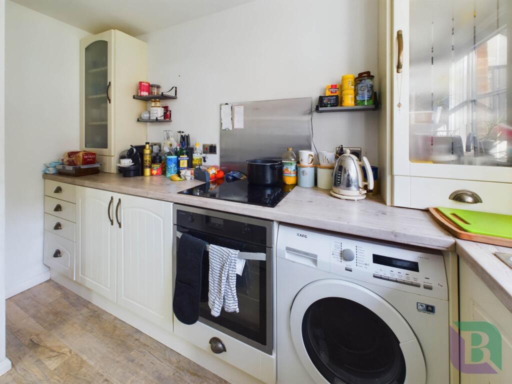 Cranbrook, Woburn Sands photo 4