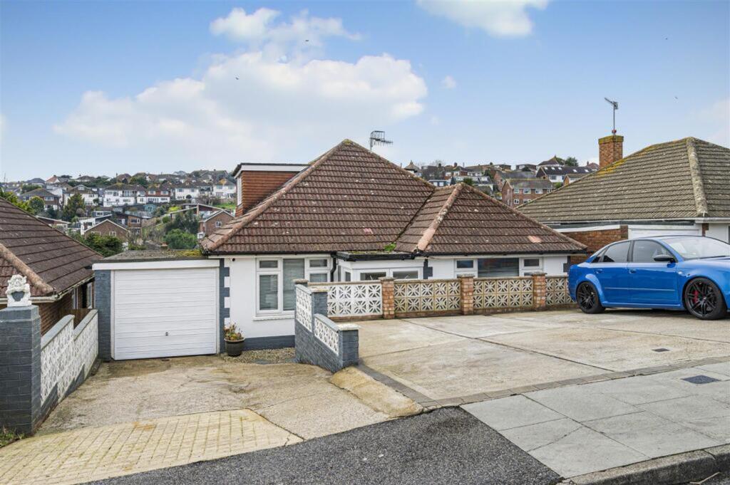 3-bed detached on Falmer Avenue, Saltdean, BN2 8FG, £550,000