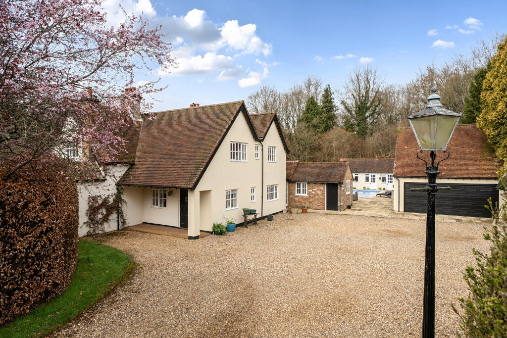 Main image of property: Chesham Road, Berkhamsted, HP4