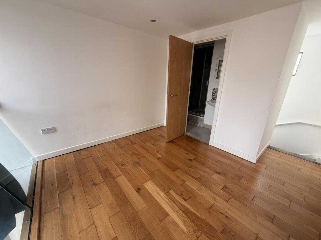Apartment in Brighton, Round Hill - View 5