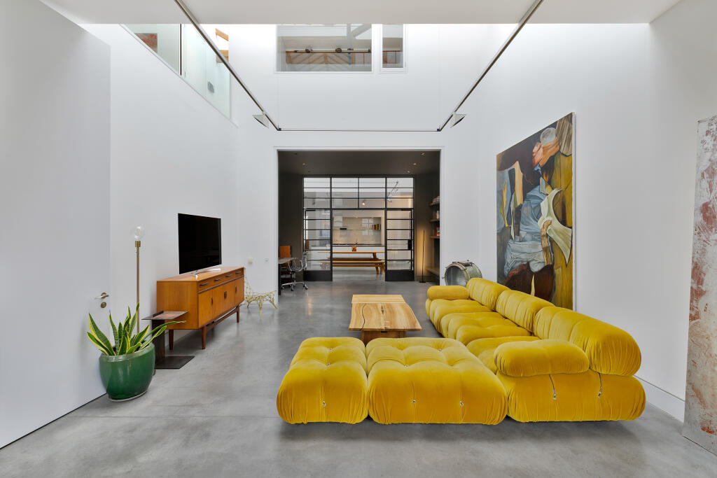Main image of property: 11 Hewer Street, London, W10