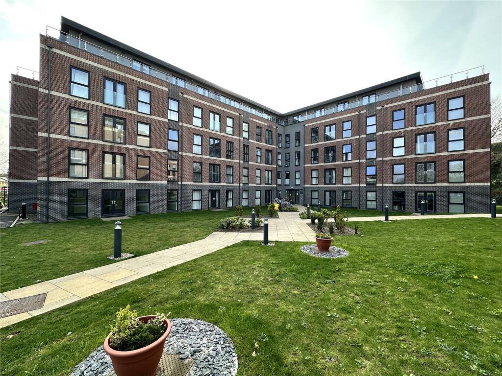 Main image of property: Flat B208, Block B Alexandra Park, Willow Road, Leeds, West Yorkshire