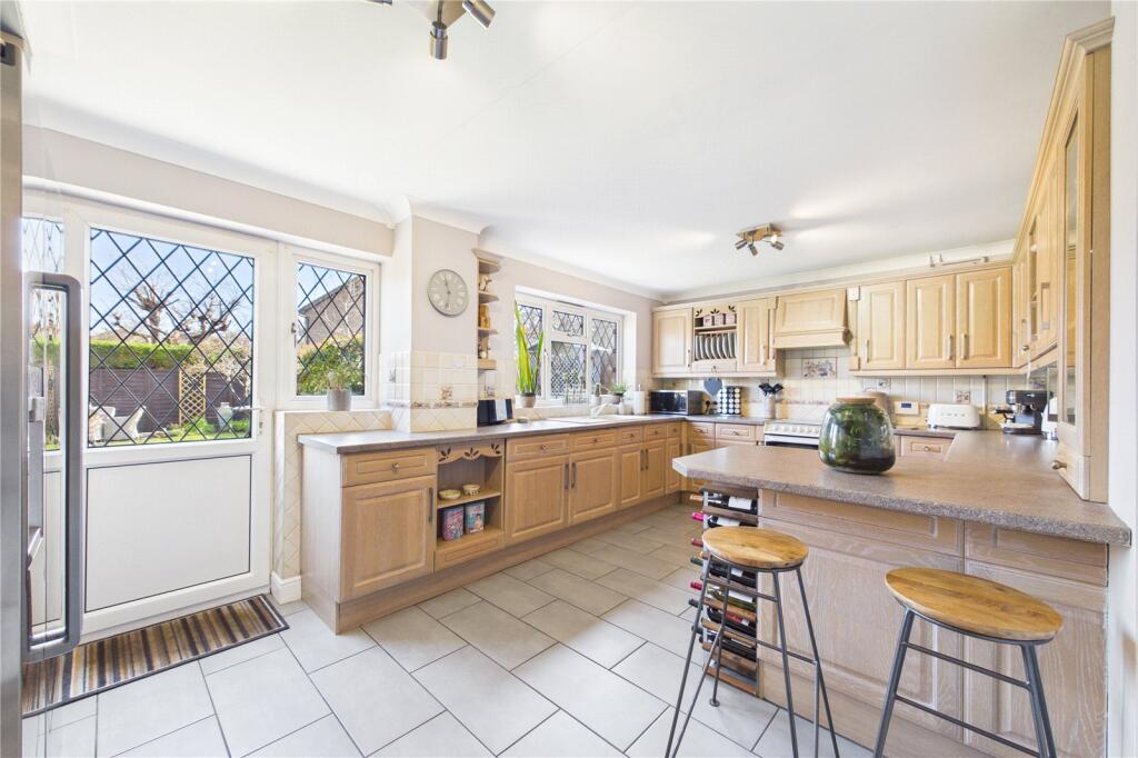 Apple Close, Tilehurst, Reading, Berkshire, RG31 photo 2