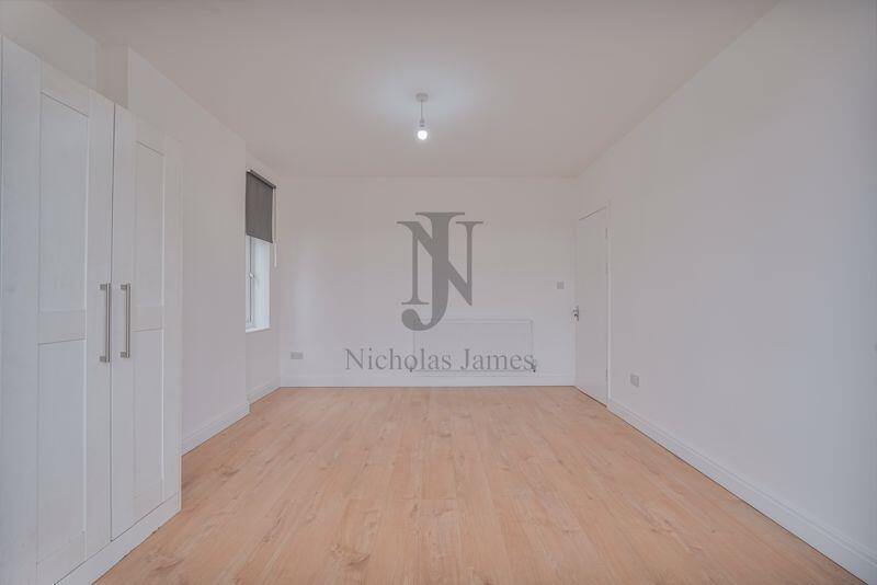 Apartment in London - More