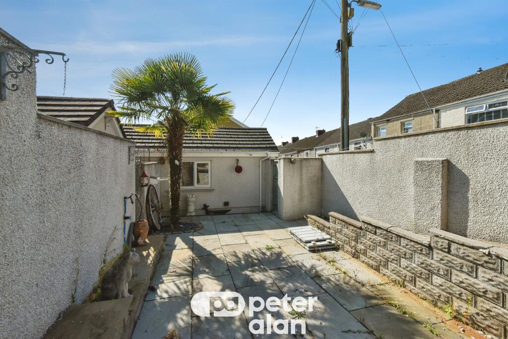 House in Swansea, Blaenhonddan - View 5