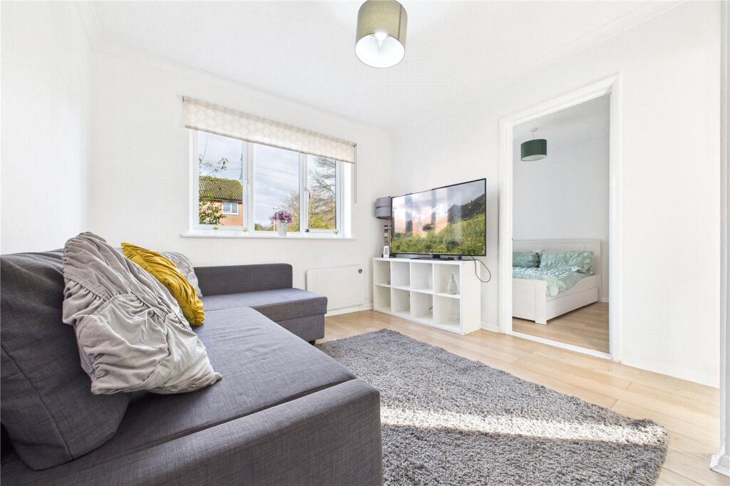 Alderfield Close, Theale, Reading, Berkshire, RG7 - View 2