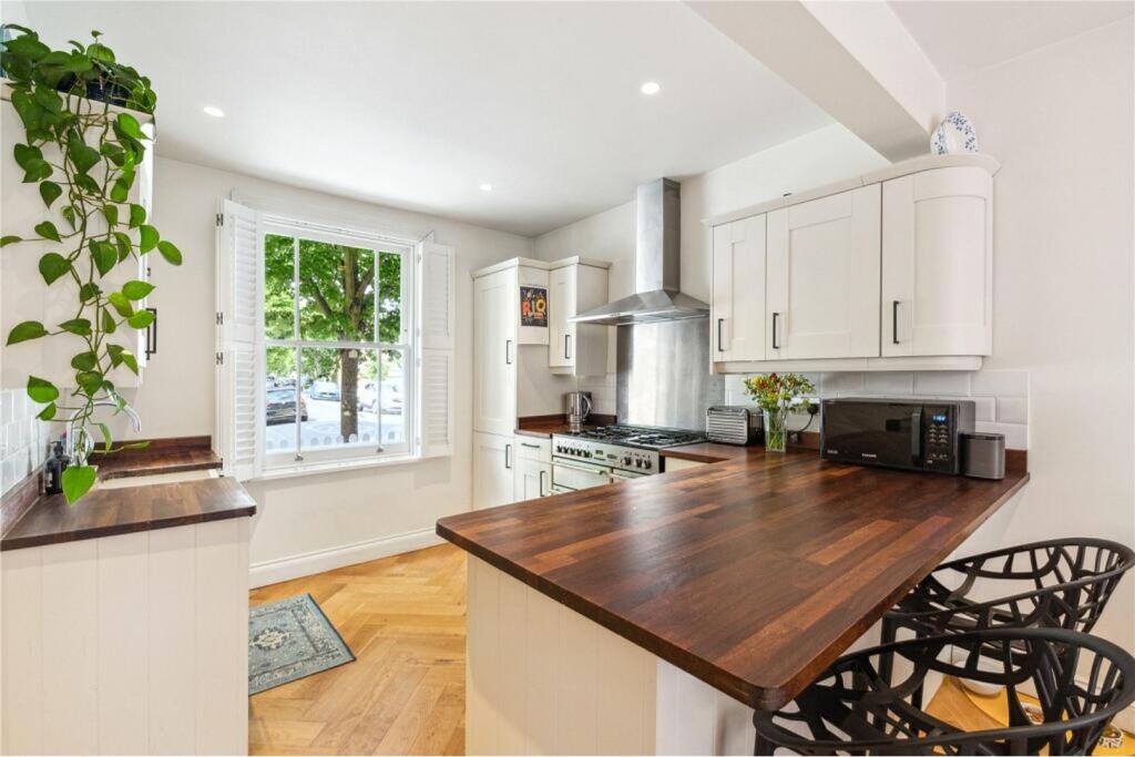House in London, Clapham Junction - View 4
