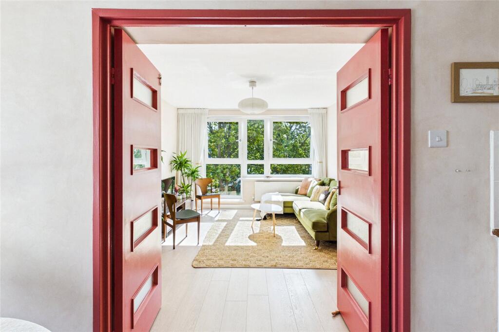 Apartment in London - More