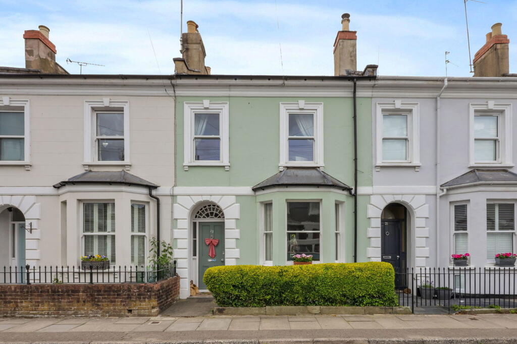 Main image of property: Leighton Road, Cheltenham, GL52 6BD