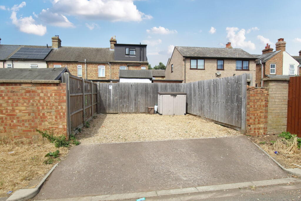 Longfield Road, Sandy, Bedfordshire photo 4