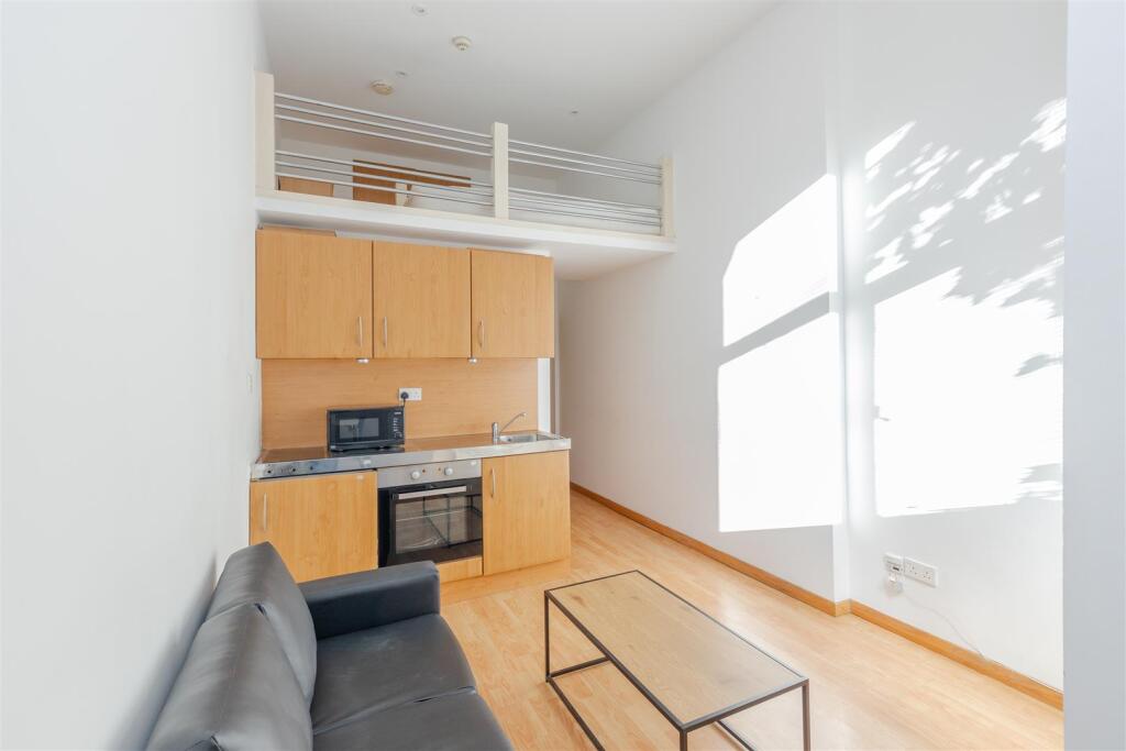 Studio flat for rent