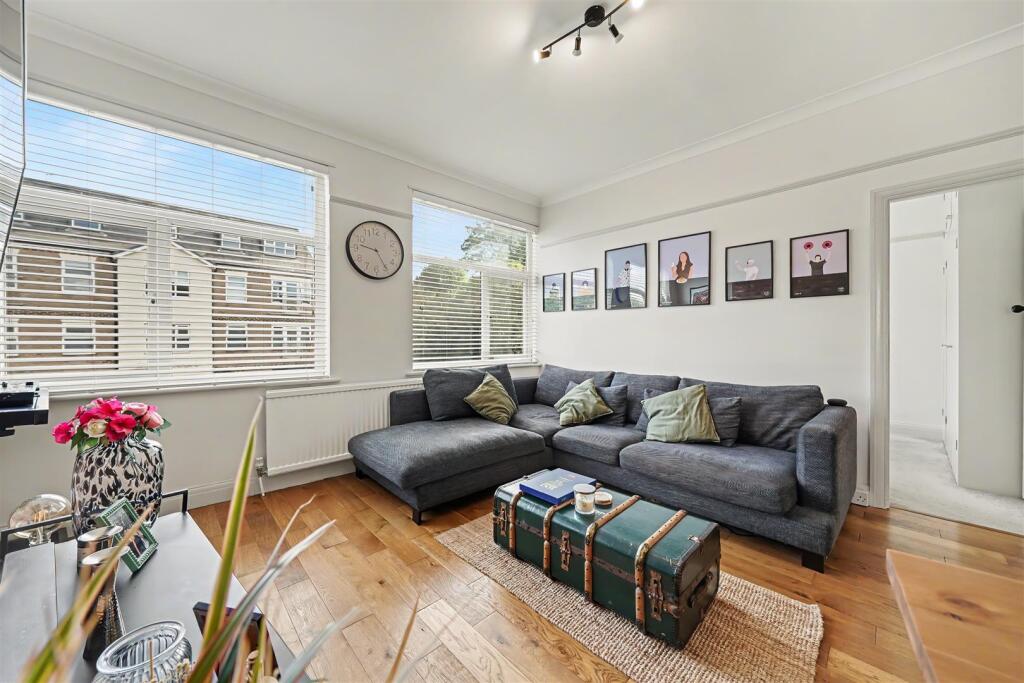 Apartment in London, Church End - View 4