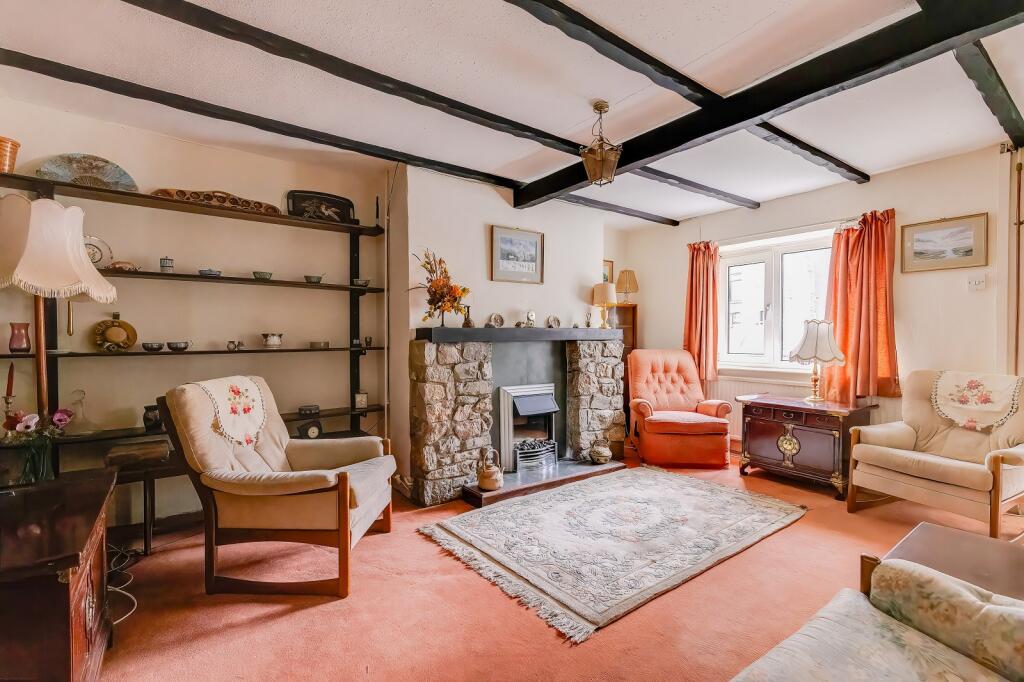 Main image of property: 6 Highwalls Road, Dinas Powys, The Vale Of Glamorgan. CF64 4AG