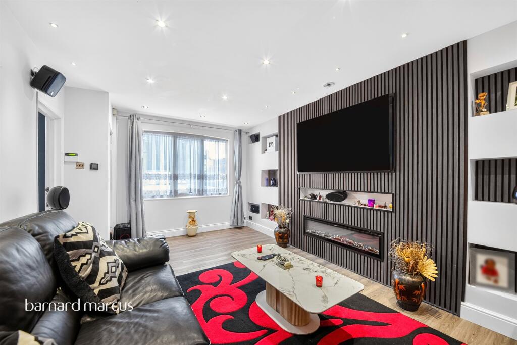House in London - View 2