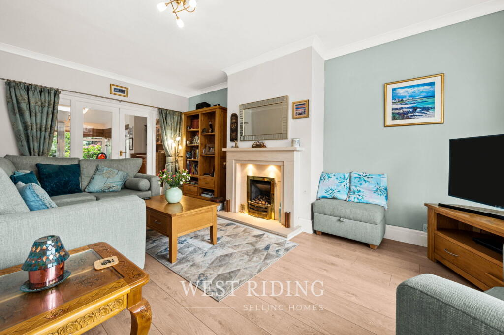 Hillside Avenue, Grotton, Saddleworth photo 4