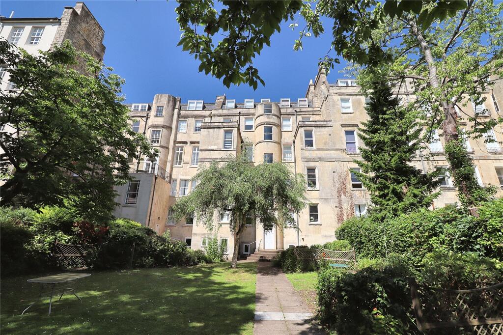 Apartment in Bath, Widcombe - More
