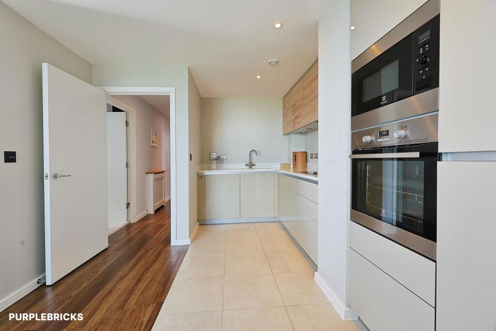 Apartment in London - More