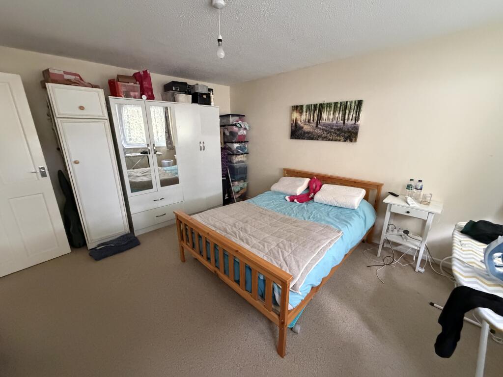 Apartment in Dorchester - More