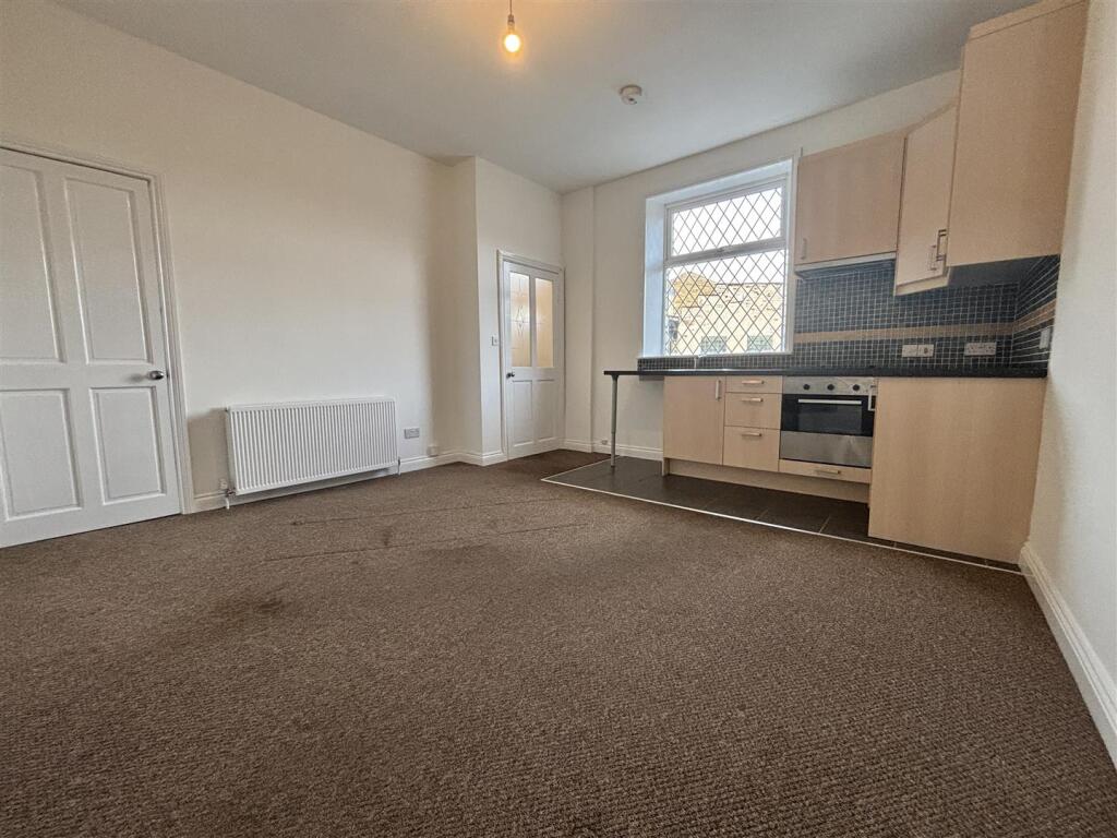 13, Barber Street, Brighouse, HD6 1TT photo 2