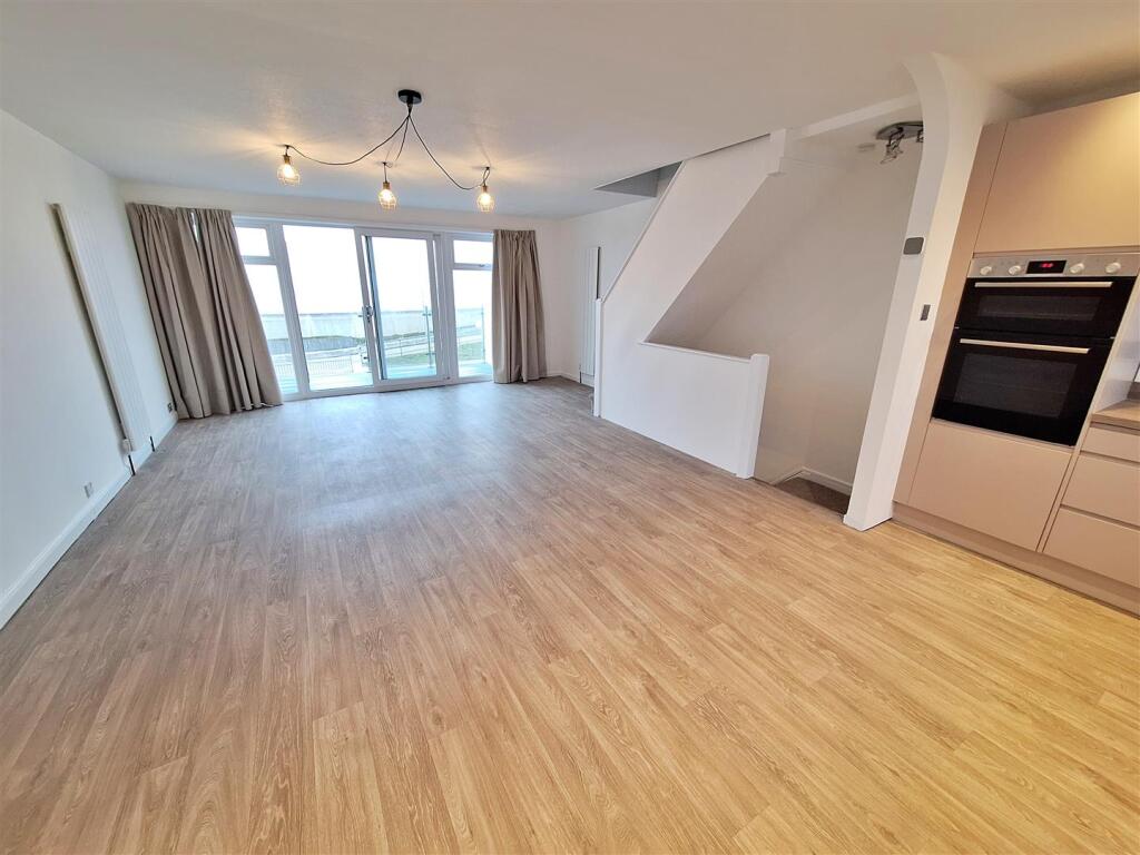 House in Wyre, Rossall, Rossall Beach - View 4