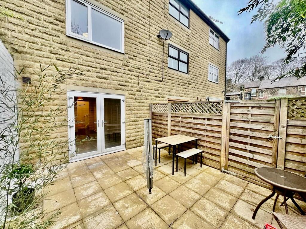 House in Bradford, The Grange, Menston - View 2