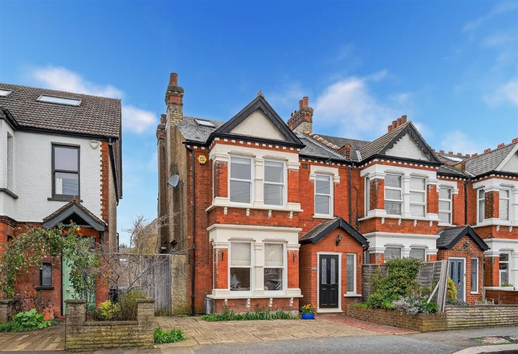 Main image of property: Crescent Road, Barnet, EN4