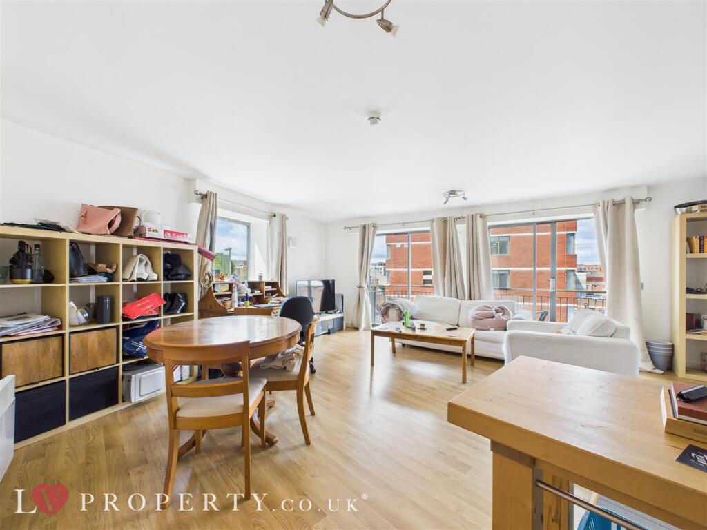 Apartment in Birmingham, Jewellery Quarter - View 3
