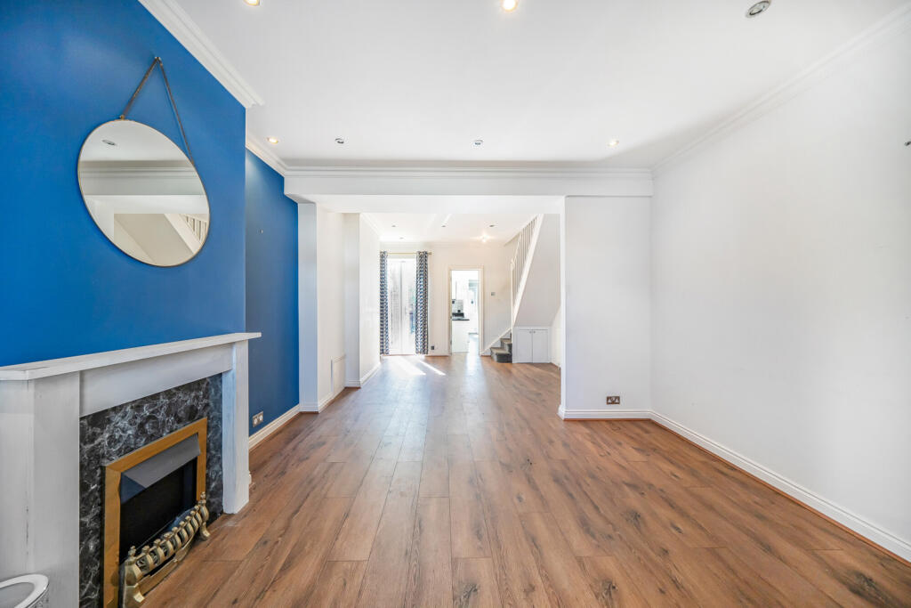 House in London - View 2