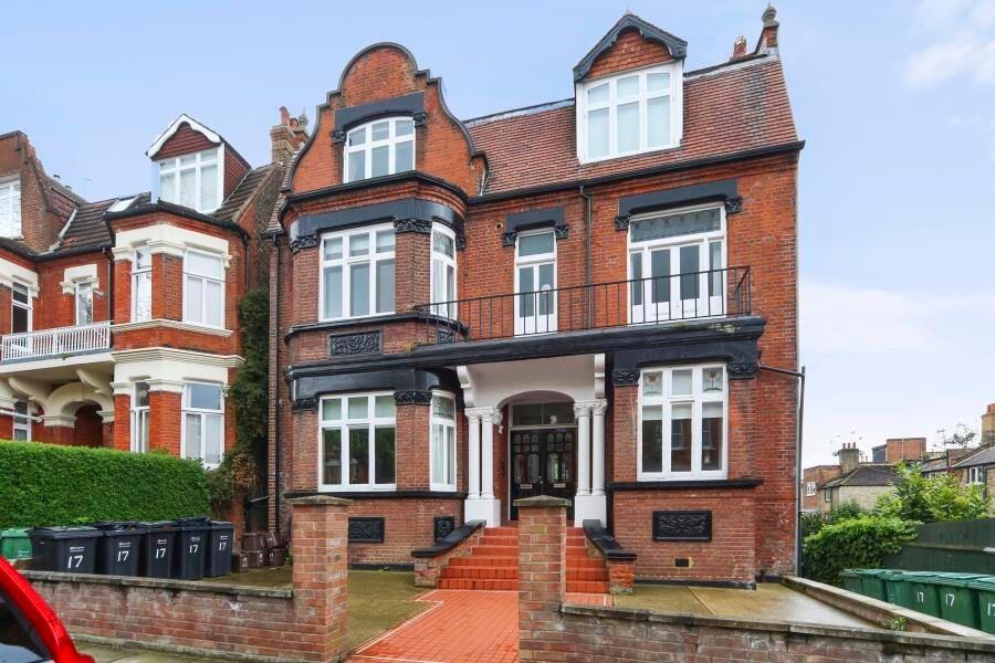 Studio flat for rent