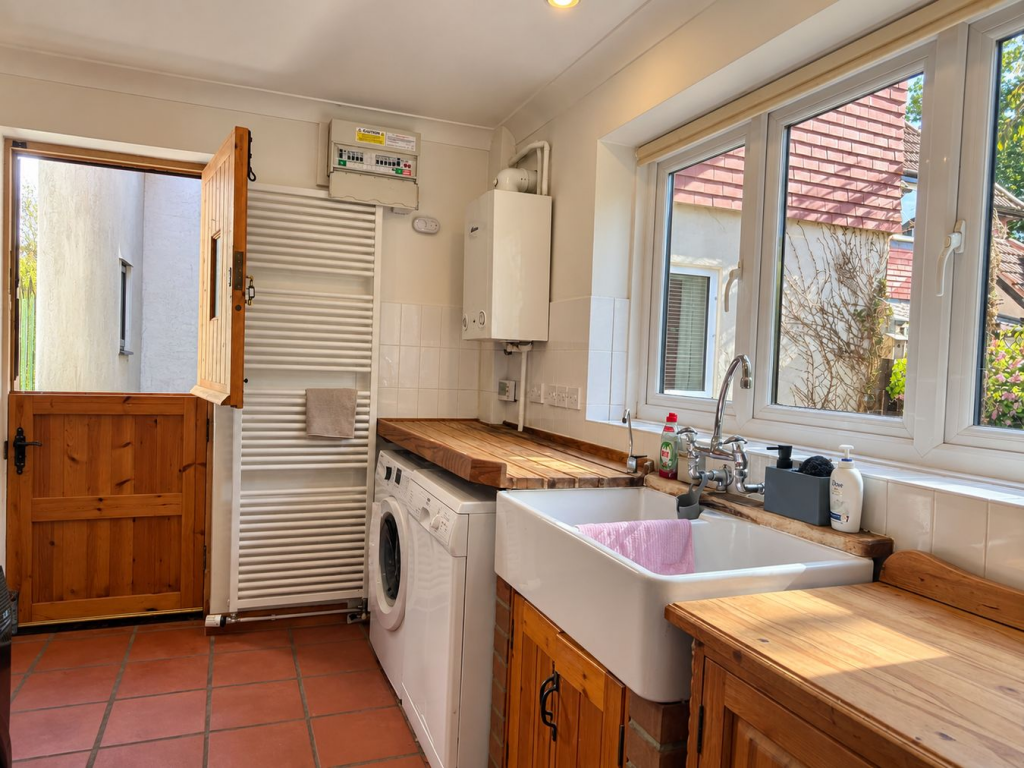 House in Burley - View 5