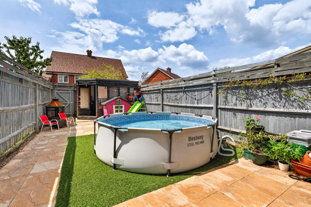 House in Wokingham - More