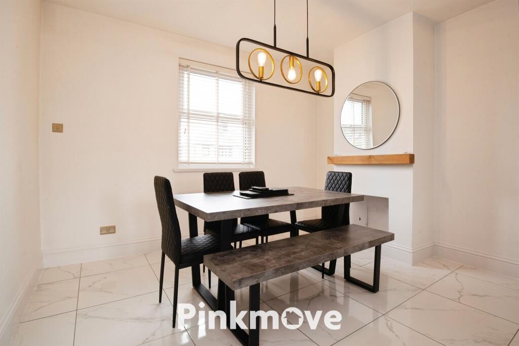 House in Newport - View 5