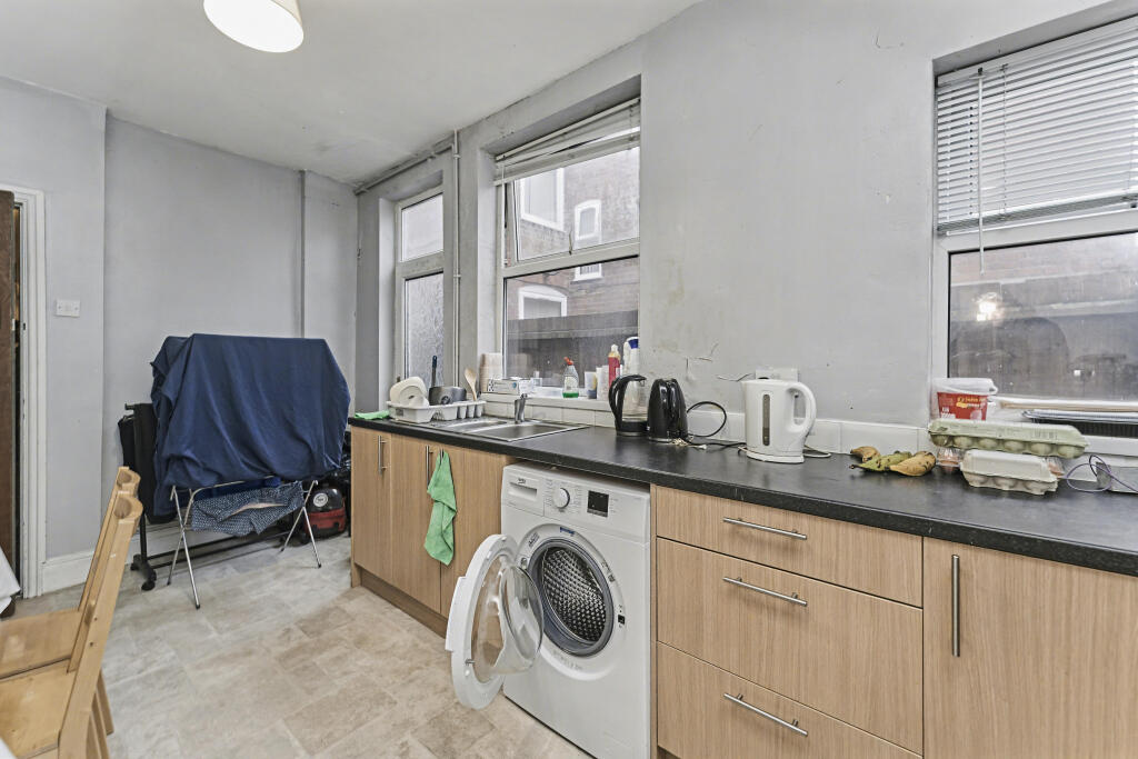 Additional image 3 of 259 Bearwood Road, Smethwick, West Midlands B66 4NA